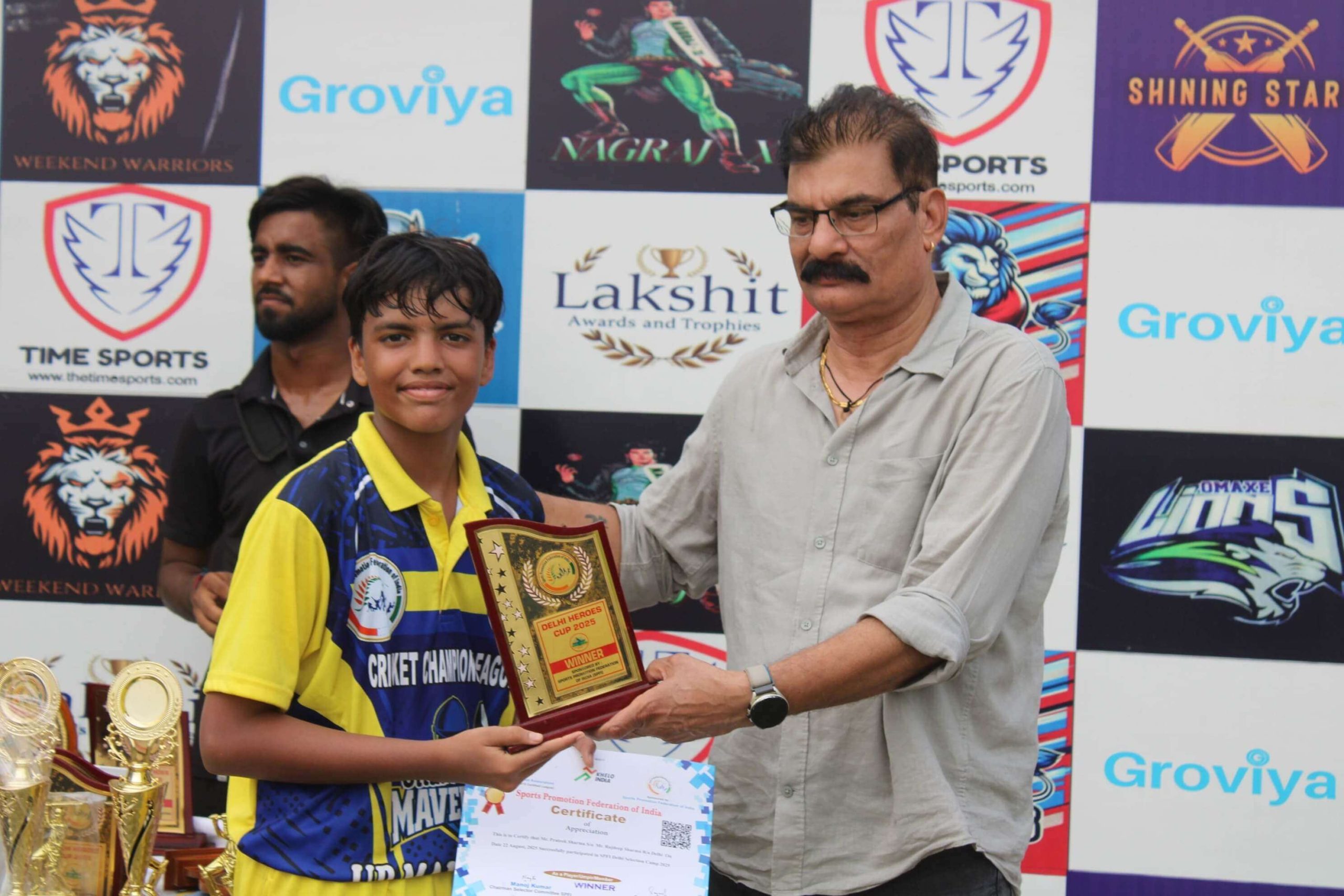 Distributing certificates to cricket players