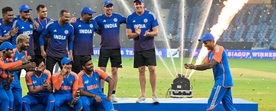 India’s Asia Cup 2025 Trophy Drama: Invisible Lift Goes Viral